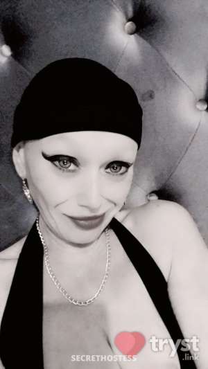 40 year old Mixed Escort in North Port FL Kittysogood21 - You Deserve Better, I'm Here