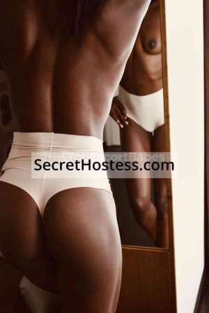40 year old Senegalese Escort in Brussels Mia 40Yrs Old Senegalese Escort Black Hair Brown Eyes Eyes 