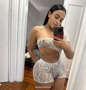 Rica Auri, a brunette Latina with a tight vagina, perverse in Skeena