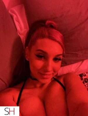 26 year old Caucasian Escort in Sainte-Marie nouvelle fille disponible