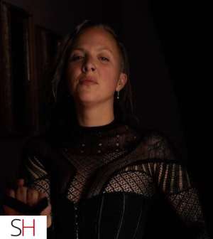 Mistress Milda - A sensual and Primal Domme in Gatineau