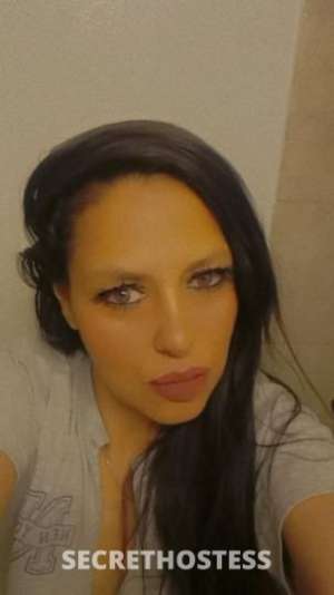 39 year old Latino Escort in Des Moines IA beautiful latina waiting to make your fanticies a reality