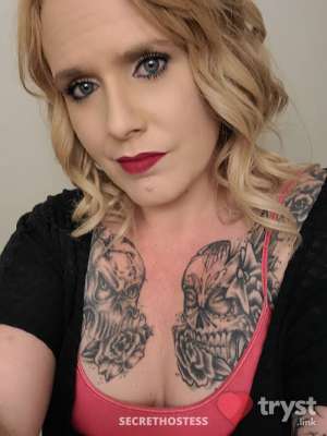 30 year old Escort in Midland TX Red wildflower - hourglass body blue eyes