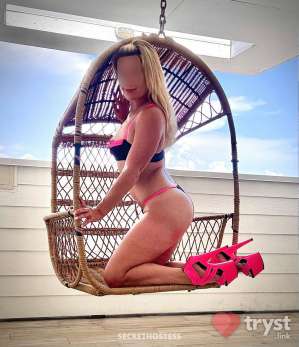 Farrah Fox - Make every moment memorable in Tampa FL