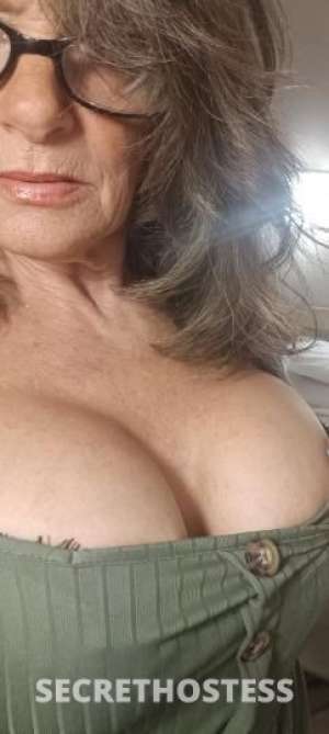56 year old Escort in Chillicothe OH limited time only 56 DD GFE