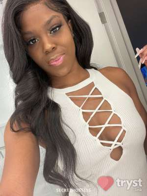 Queen - Short Sweet Treat in Miami FL
