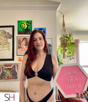32 year old Caucasian Escort in Kitchener Leigh Pro *online and outcalls