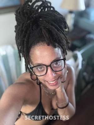 35 year old Escort in San Antonio TX hey, what's up I'm available