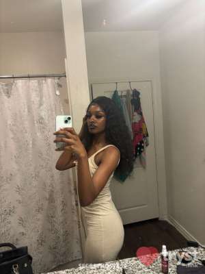 Desire - Slim Petite 5’9 &amp; SWEET in Houston TX