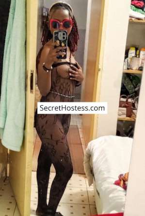 Lesley, Independent in Mombasa