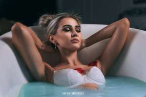 22 year old Escort in London Feel the spark ignite - Ashley, escort