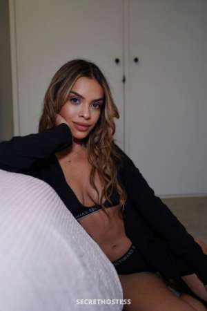 Vixen of Elegance - Chelle, escort in London