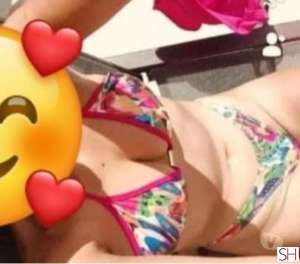 25 year old White Escort in Uberaba Minas Gerais Cris Universitária nova na cidade