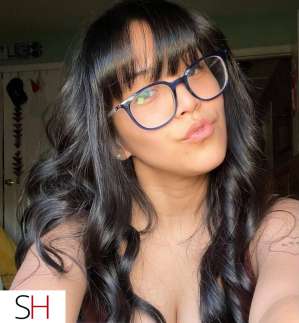 25 year old Caucasian Escort in Longueuil Je suis disponible pour tous vos projets