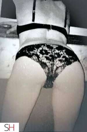 35 year old Caucasian Escort in Kitchener AVAILABLE 4 ~CARCALL &amp; OUTCALL ONLY!! ~WATERLOO~xxxx