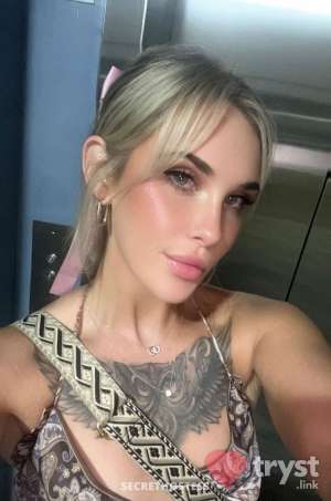 Harley - Petite blonde w/ green eyes in Dallas TX