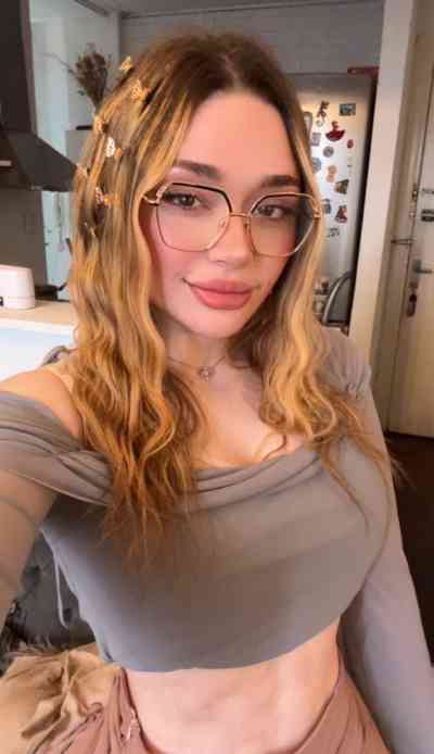 25 year old Escort in Akron OH ? gentle therapist catering to men