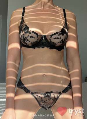 Juliana - Sophisticated, fun and fit in San Diego CA