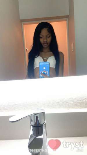 Aliya - Tight and petite in Kalamazoo MI