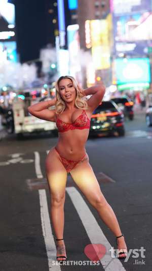 Carly - Petite Blonde Knockout in San Diego CA