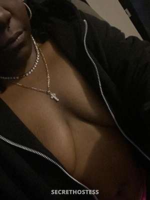 4’11 cutie with the booty in Chambana IL