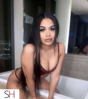 Jeune latina en manque d’aventure in Sainte-Adèle