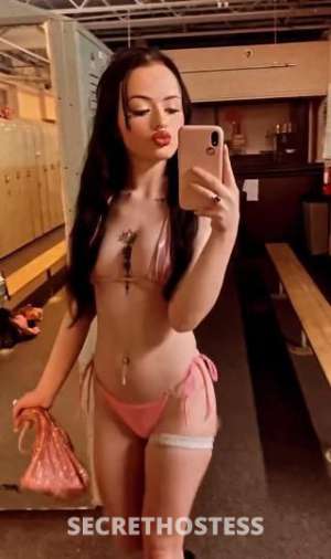 Celina 21Yrs Old Escort 157CM Tall Minneapolis MN Image - 3