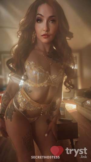 Jennifer Blake - Exotic Petite Blonde in Detroit MI