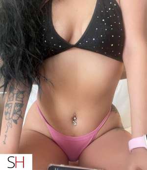 pretty little f r e a k in Hamilton-Burlington
