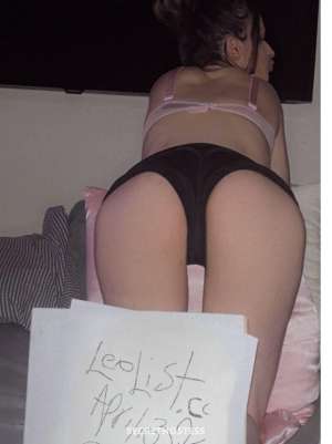 Sexcii Freekie tatted brunette BoMbShElL 100% real &amp; in Comox Balley