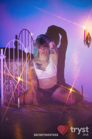 Jane Applesauce - Muscle mommy service hottie in Philadelphia PA