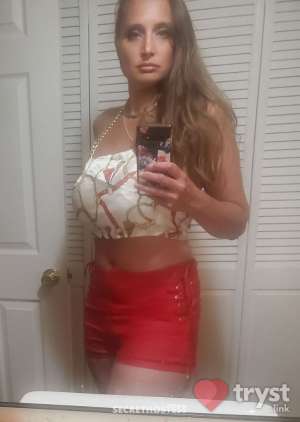 Natalie~upscale companion in St. Louis MO