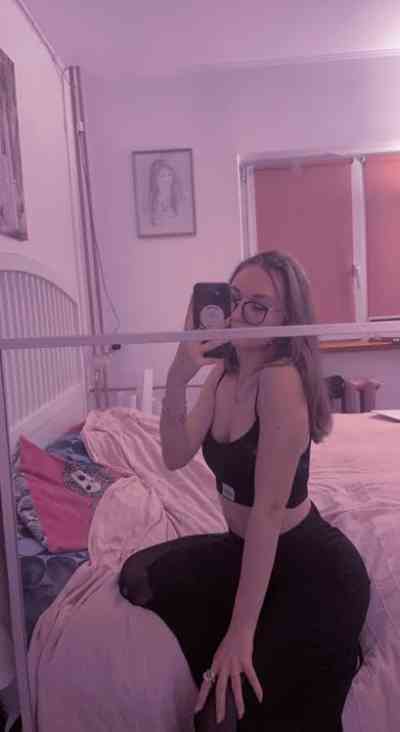 25 year old Escort in Aachener Hello I’m available to meet for both incall&outcall