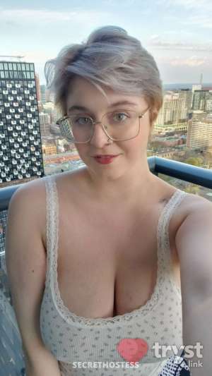Syd Scarlet - Your Curvy Confidante in Toronto