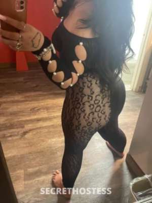 pretty &amp; thick latina 2 girl wet and ready in Roswell NM