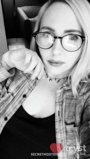 Sadie Smith - Geeky Blonde PIN-UP Dream Girl in Louisville KY