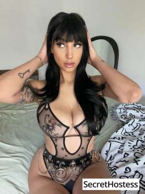 28 year old Escort in Chicago IL Escort model I'm Matty wet and down to have fun, 