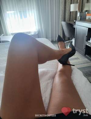 Cassandra Silk - Hourglass figure, diamond mind in Atlanta GA