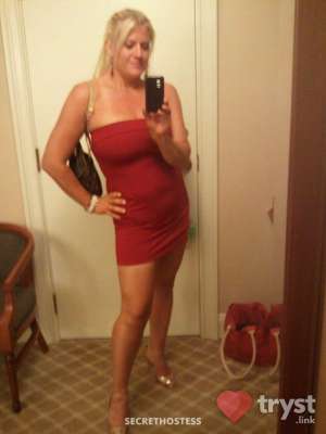30 year old White Escort in Uncasville CT Lexus - Love wine and fun dates