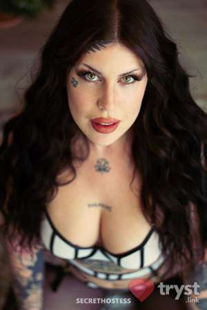 Sabrina Chains - Your curvy witchy lover in Montreal