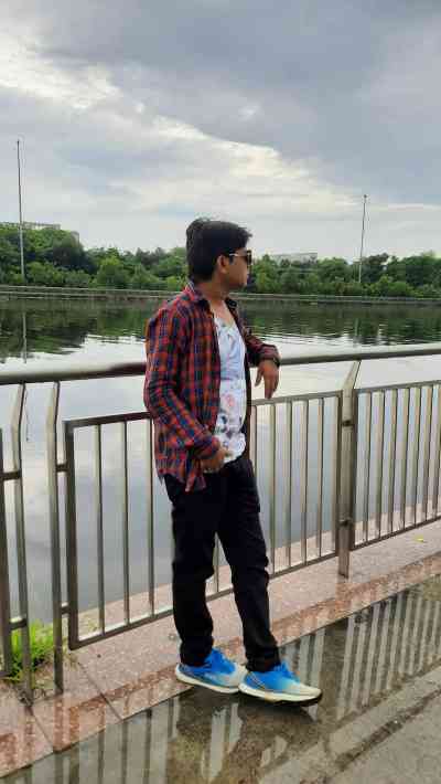 Hello ladies and couples callboy service available in  in Allahabad