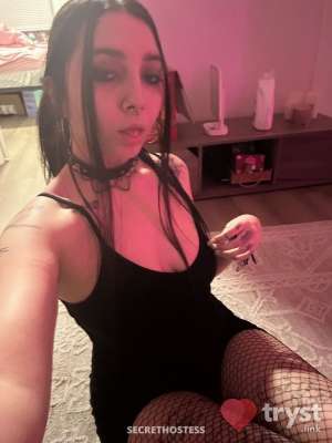 Klarity - pretty girl in a lost world in Chicago IL
