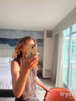 Fay Awhile - sexy smart and sensual in Seattle WA
