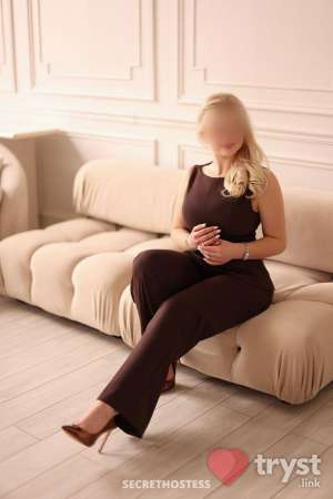 Adaline Rose - French Canadian Sweetheart in Montreal