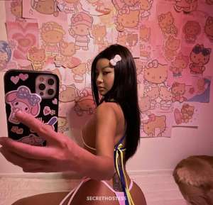 19 year old Asian Escort in Vaughan Slippery when wet All natural sluT. Out calls only