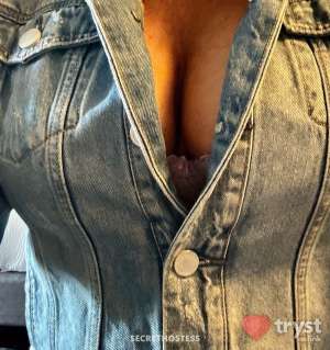 40 year old White Escort in Chandler AZ Samantha Breeze - Passionate Sexy Educated