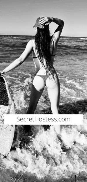 Aussie Beach Babe Grace in Brisbane