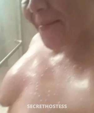 46 year old Escort in Akron OH Massages 12-6pm