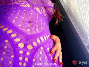 30 year old Caucasian Escort in Cleveland OH Amber - Looking Forward to Meeting