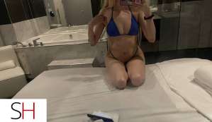 10pm avail - New in town German babe in Timmins